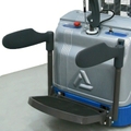 STACKERS ELÉTRICOS DE GRANDE AUTONOMIA COM PLATAFORMA PARA CONDUTOR (ELEVAÇÃO ELÉTRICA-TRANSLAÇÃO ELÉTRICA) STACKERS ELÉTRICOS DE GRANDE AUTONOMIA COM PLATAFORMA PARA CONDUTOR (ELEVAÇÃO ELÉTRICA-TRANSLAÇÃO ELÉTRICA)